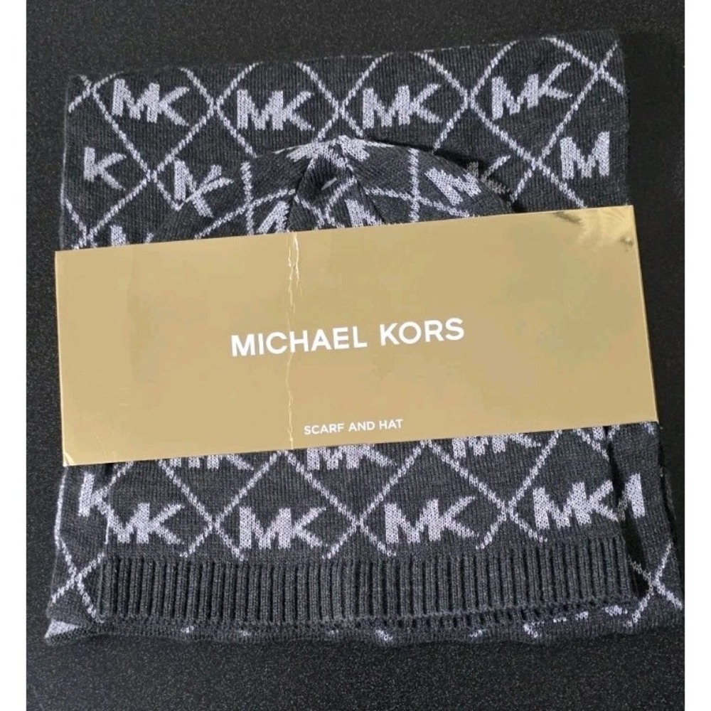 NEW MICHAEL KORS‎ Woman Scarf Hat Beanie Set Metallic Logo MK Black Silver Snow